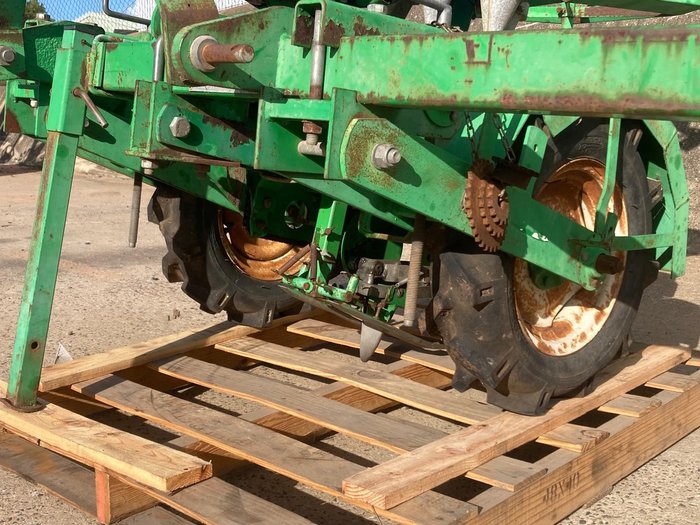 Sfoggia Single Row Transplanter