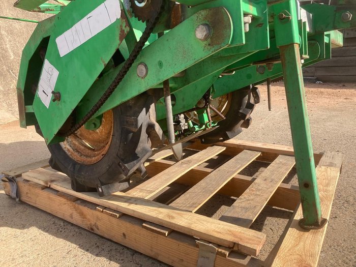 Sfoggia Single Row Transplanter