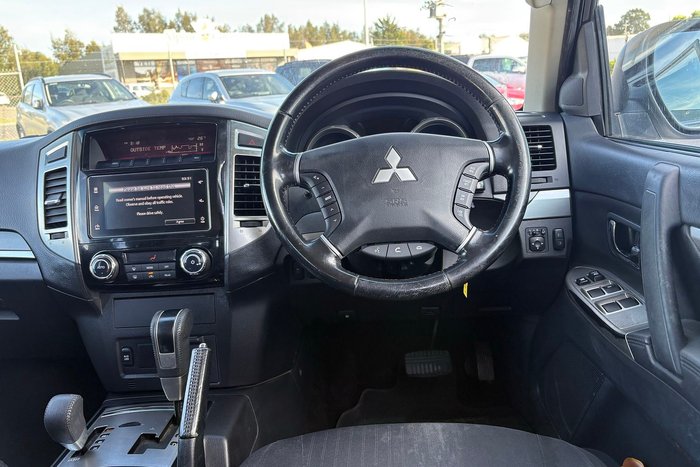 2019 Mitsubishi Pajero GLX