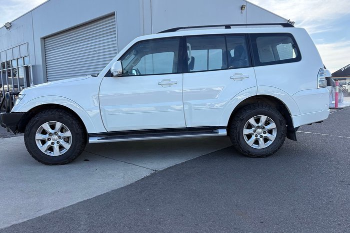 2019 Mitsubishi Pajero GLX