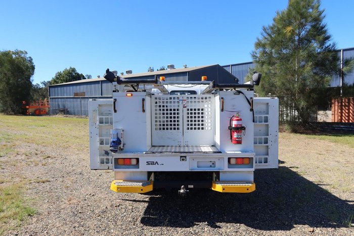 2017 Isuzu N Series NLR 45-150 Servicepack