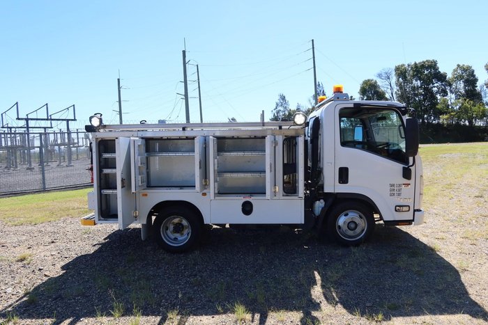 2017 Isuzu N Series NLR 45-150 Servicepack