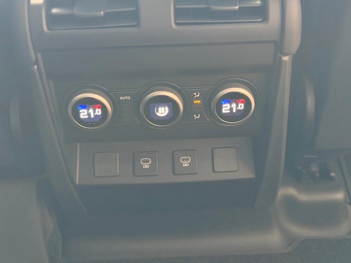 2025 Land Rover Defender 110 P400 X-Dynamic HSE