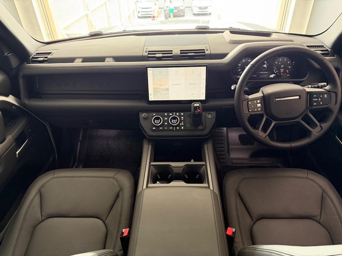 2025 Land Rover Defender 110 P400 X-Dynamic HSE
