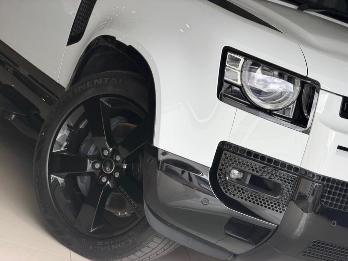 2025 Land Rover Defender 110 P400 X-Dynamic HSE