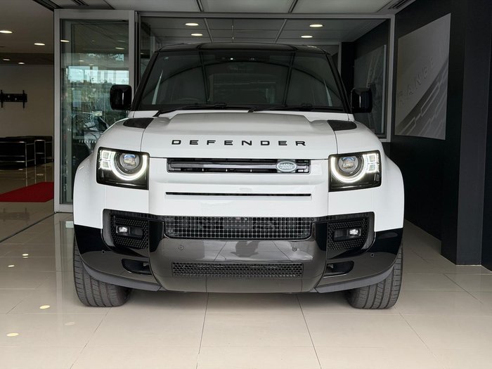 2025 Land Rover Defender 110 P400 X-Dynamic HSE