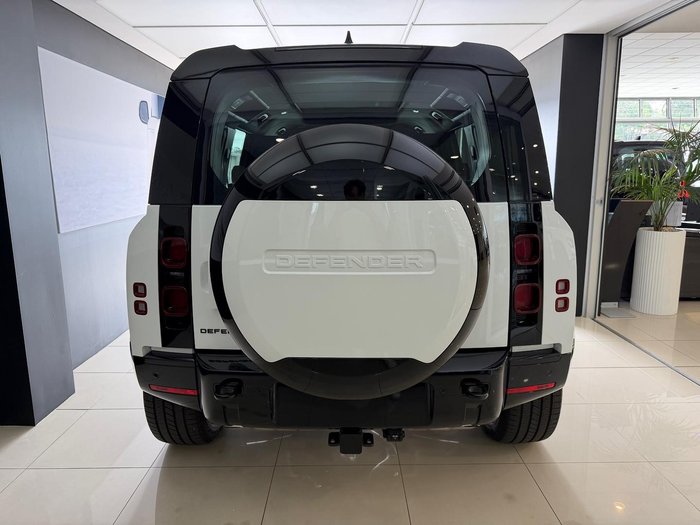 2025 Land Rover Defender 110 P400 X-Dynamic HSE