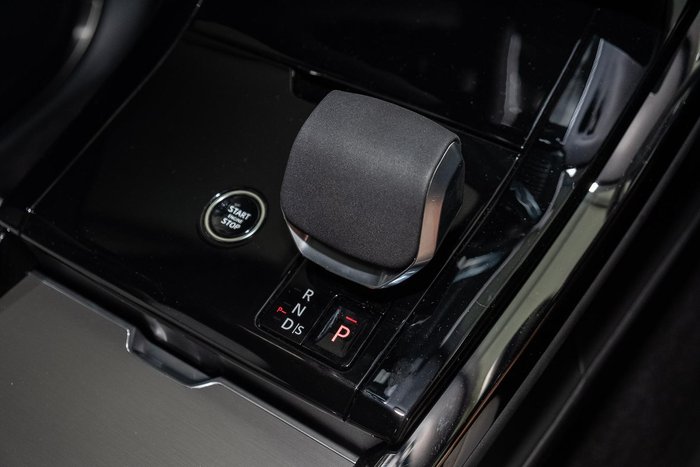 2025 Land Rover Range Rover Sport D250 Dynamic SE