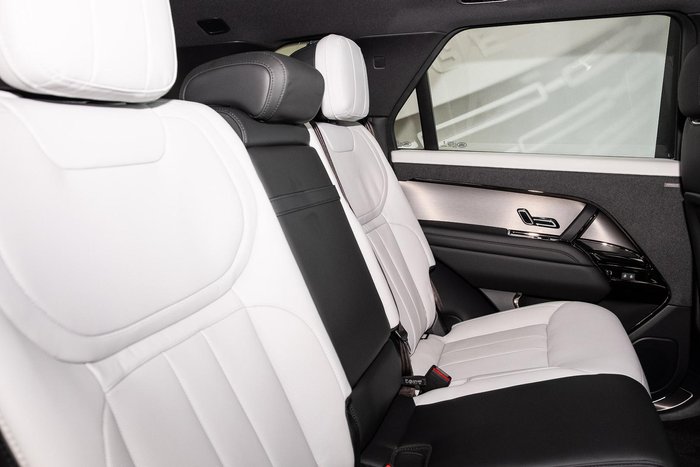 2025 Land Rover Range Rover Sport D250 Dynamic SE