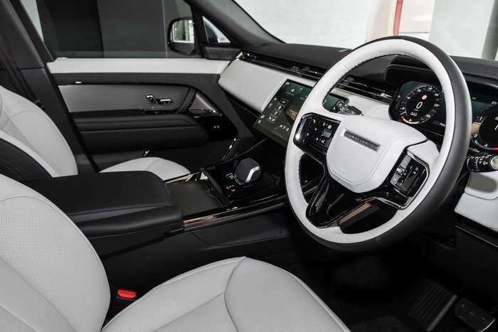 2025 Land Rover Range Rover Sport D250 Dynamic SE