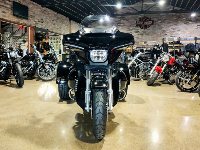 2026 HARLEY-DAVIDSON STREET GLIDE 3 (FLHLT) TRIKE VIVID BLACK