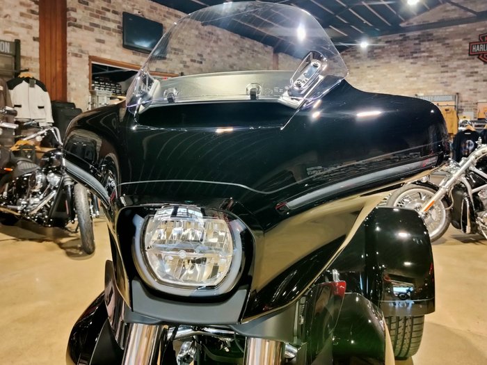 2026 HARLEY-DAVIDSON STREET GLIDE 3 (FLHLT) TRIKE VIVID BLACK