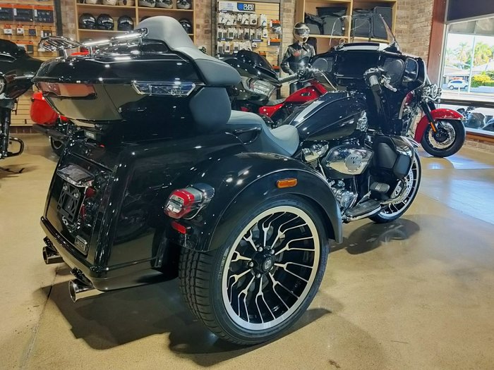 2026 HARLEY-DAVIDSON STREET GLIDE 3 (FLHLT) TRIKE VIVID BLACK