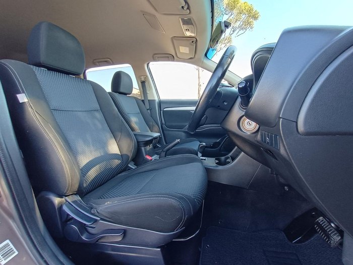 2015 Mitsubishi Outlander LS