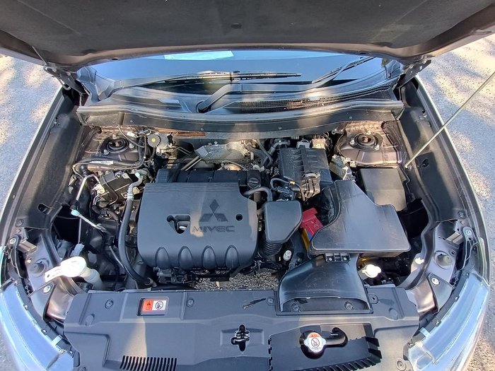 2015 Mitsubishi Outlander LS