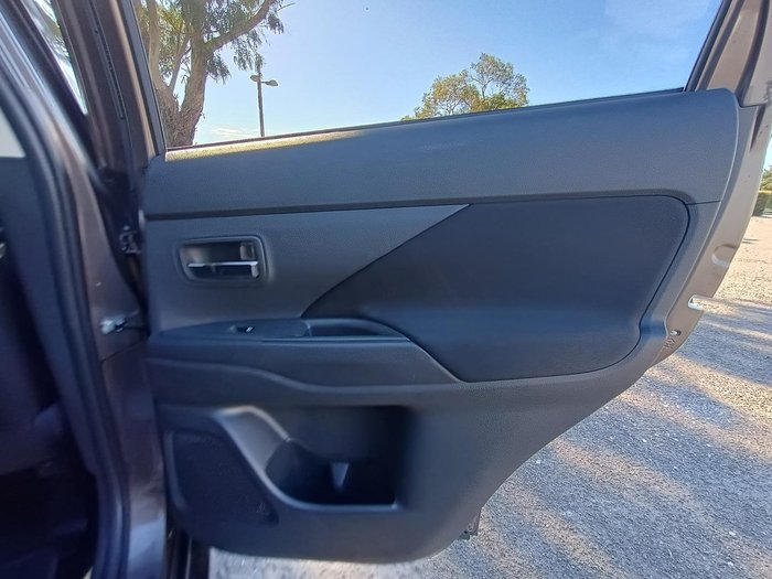 2015 Mitsubishi Outlander LS