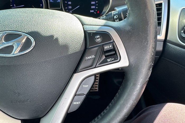 2012 Hyundai Veloster +