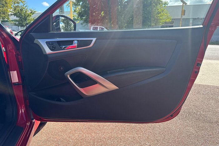 2012 Hyundai Veloster +