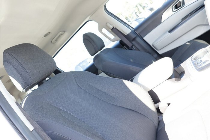 2022 Kia Carnival S