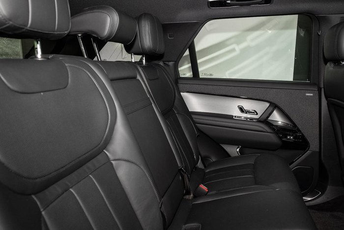 2025 Land Rover Range Rover Sport D250 Dynamic SE