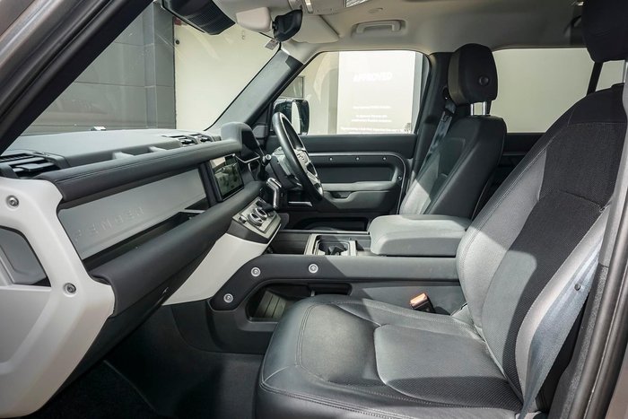 2023 Land Rover Defender 110 P400 S