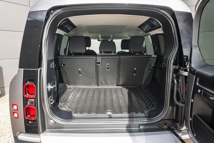 2023 Land Rover Defender 110 P400 S