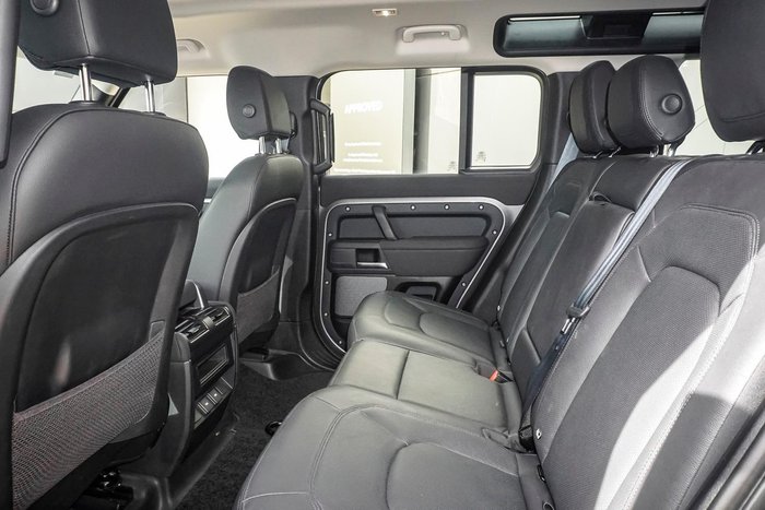 2023 Land Rover Defender 110 P400 S