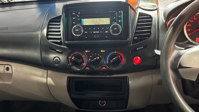 2013 Mitsubishi Triton GLX