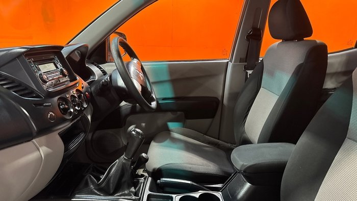 2013 Mitsubishi Triton GLX