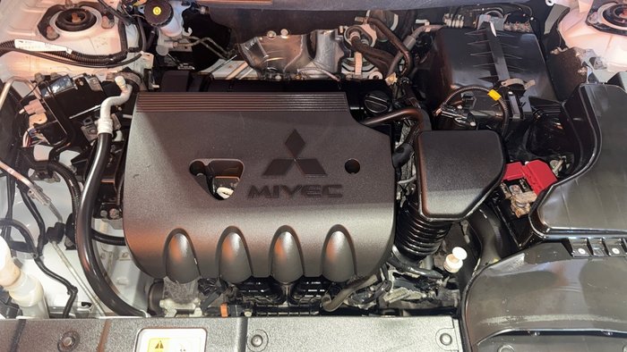 2017 Mitsubishi Outlander LS Safety Pack