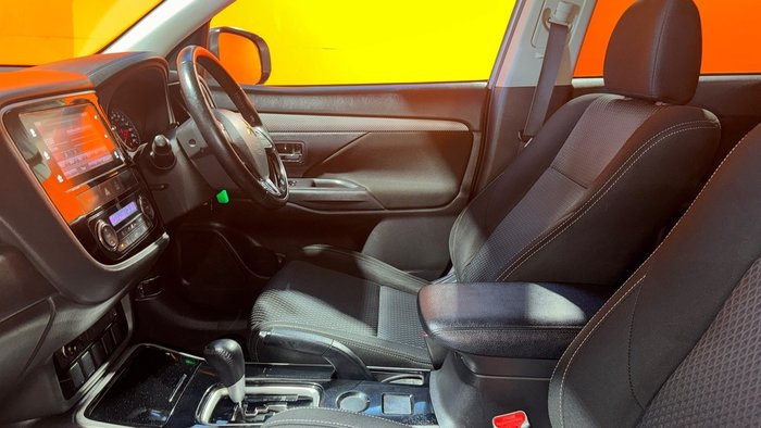 2017 Mitsubishi Outlander LS Safety Pack