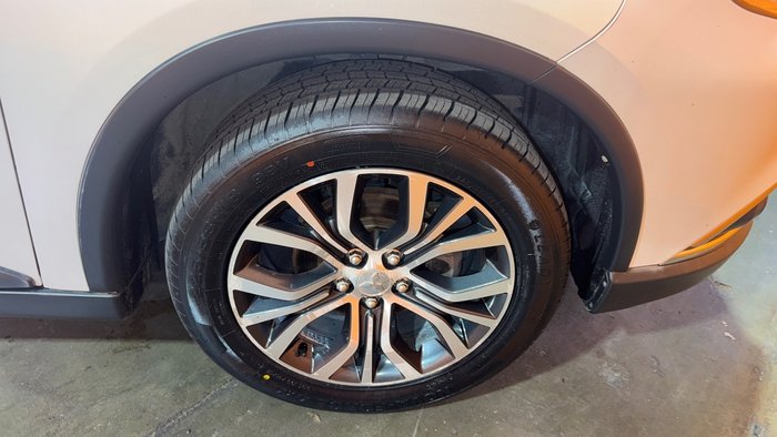 2017 Mitsubishi Outlander LS Safety Pack