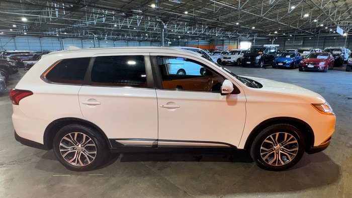 2017 Mitsubishi Outlander LS Safety Pack