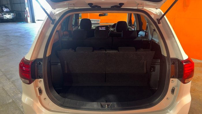 2017 Mitsubishi Outlander LS Safety Pack