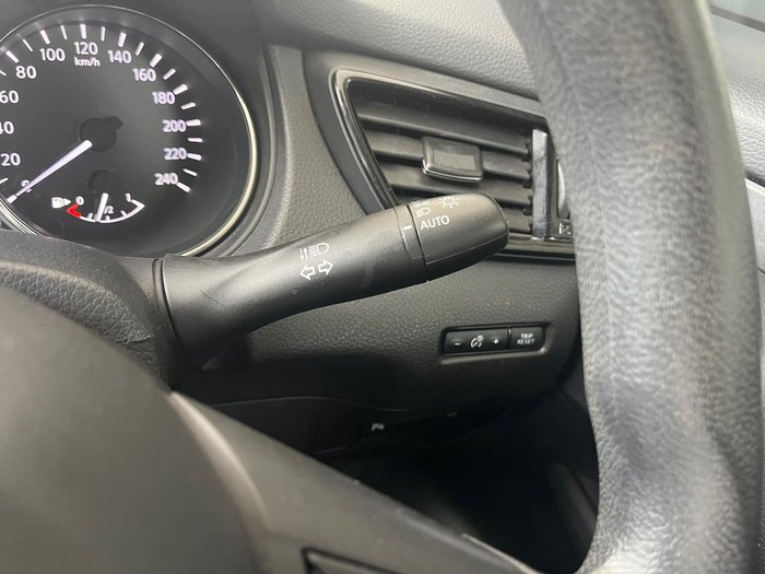 2022 Nissan X-TRAIL ST