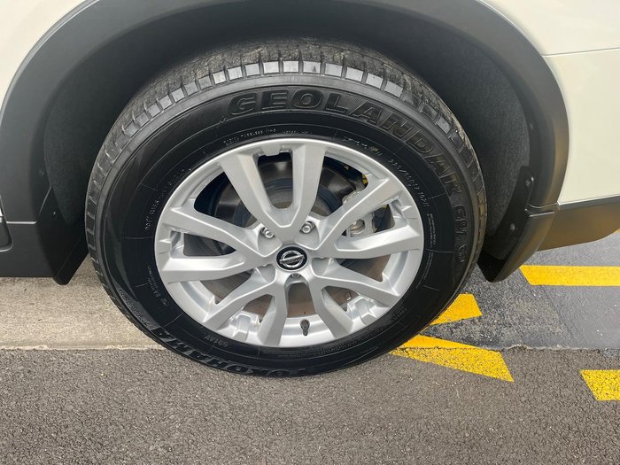 2022 Nissan X-TRAIL ST