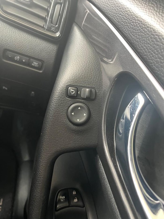 2022 Nissan X-TRAIL ST