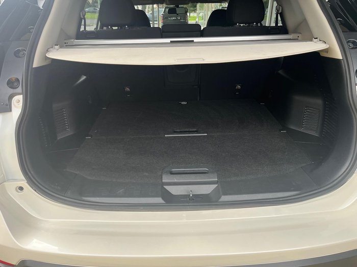 2022 Nissan X-TRAIL ST