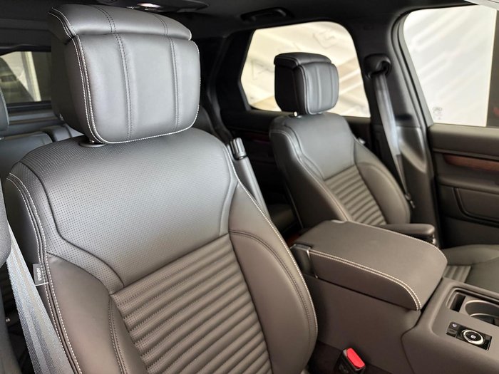 2025 Land Rover Discovery D350 Dynamic HSE