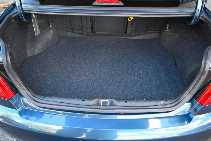 2002 Holden Calais