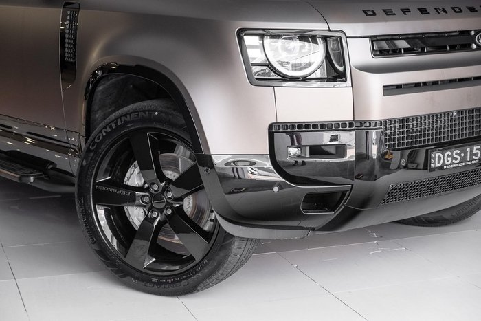 2026 Land Rover Defender 110 D350 X-Dynamic SE