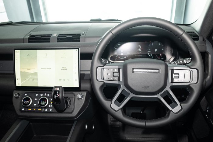 2026 Land Rover Defender 110 D350 X-Dynamic SE