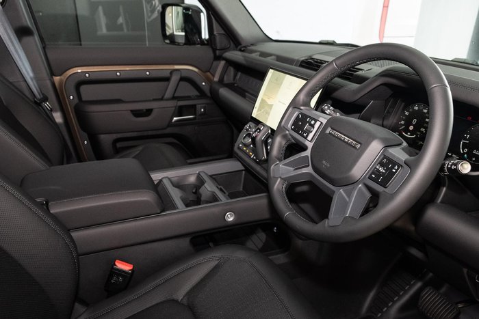 2026 Land Rover Defender 110 D350 X-Dynamic SE