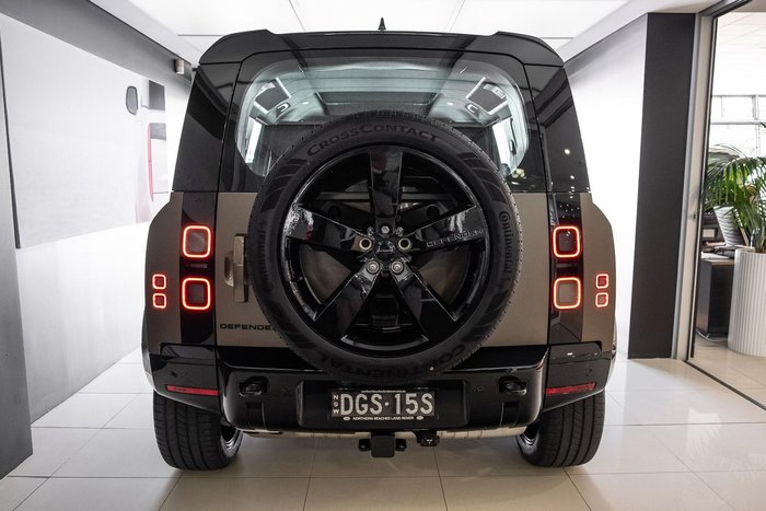 2026 Land Rover Defender 110 D350 X-Dynamic SE