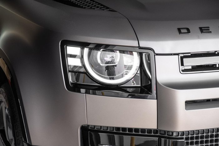 2026 Land Rover Defender 110 D350 X-Dynamic SE