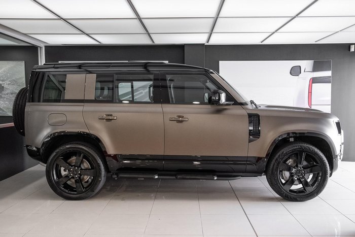 2026 Land Rover Defender 110 D350 X-Dynamic SE