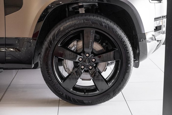 2026 Land Rover Defender 110 D350 X-Dynamic SE