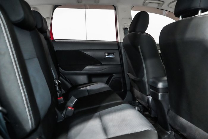 2018 Mitsubishi Outlander ES