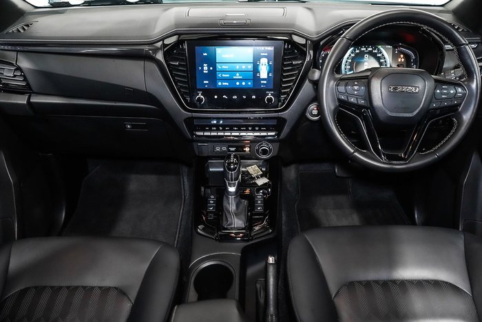 2025 Isuzu D-MAX BLADE