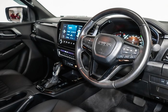 2025 Isuzu D-MAX BLADE